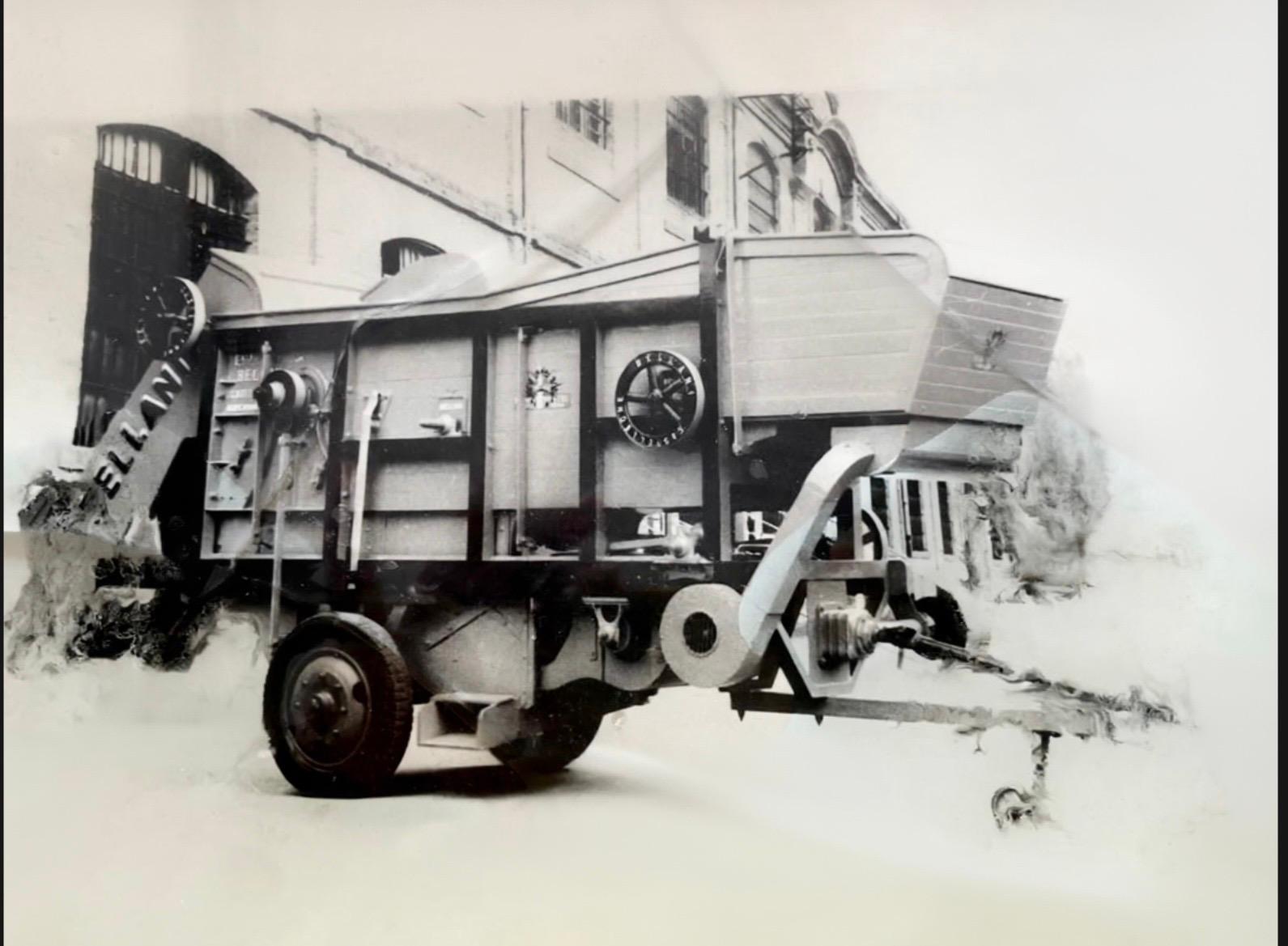 Foto storica: macchina agricola Bellani degli esordi