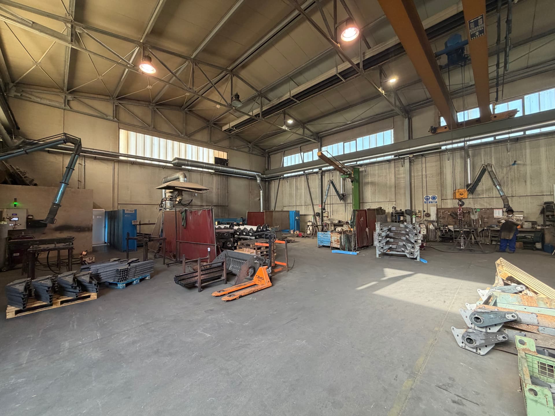 Reparto saldatura e assemblaggio in officina